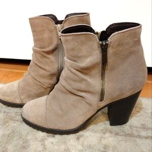 White Mountain ankle boot leather upper 9M taupe